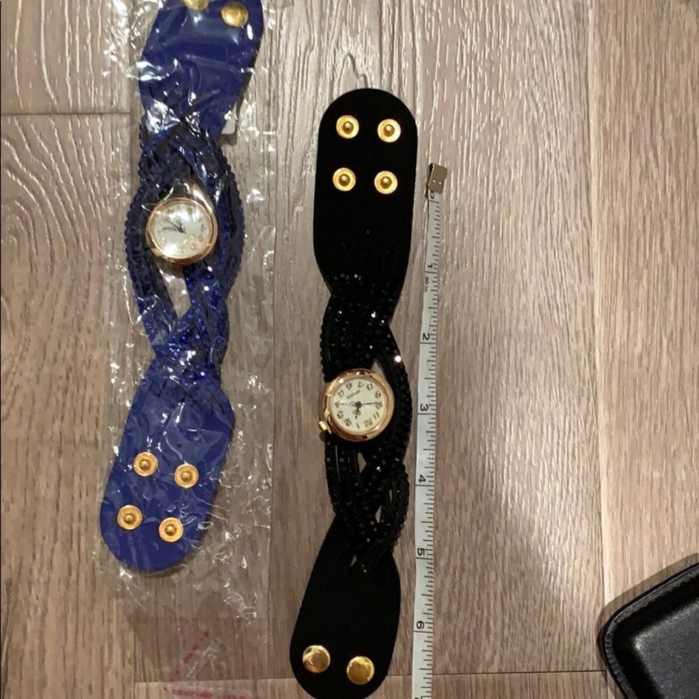 🎉1 hr sale🎉Rhinestone bracelet watch